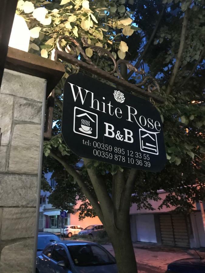 White Rose Guest Rooms Burgas City Exterior foto